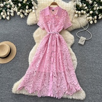 Robe longue décontractée élégante pour femme, rose, en dentelle, coupe trapèze, à manches courtes, col rabattu, simple boutonnage, ceinturée, pour le quotidien