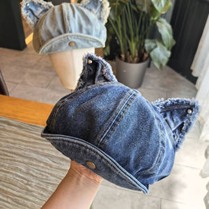 Gorra octogonal transpirable de mezclilla de algodón lavado con orejas de gato y visera abatible para mujer adulta, estilo casual y bonito. - Product Image 2
