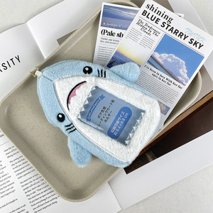 Porte-cartes photo en peluche requin bleu Kawaii personnalisé, protège-cartes photo animal en peluche dessin animé, sac porte-photocards K-pop, porte-clés - Product Image 2