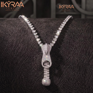 Collar con colgante de cadena de plata 925 con moissanita y diamantes cultivados en laboratorio, estilo Hip Hop, para mujer, con diseño de cremallera y dientes, brillante y único. - Product Image 1