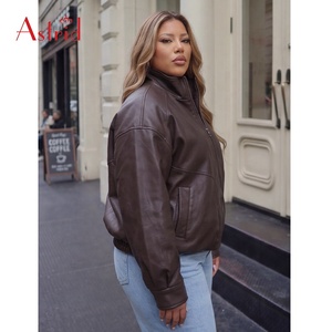 Blouson Bomber Femme Grande Taille Marron <span class=keywords><strong>en</strong></span> Similicuir Imperméable Décontracté à Col Montant avec Fermeture Éclair et Boutons, Teint Uni, pour l'Automne - Product Image 2