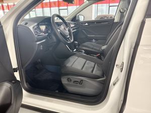 Venta Caliente <span class=keywords><strong>2022</strong></span> Auto Usado en Buenas Condiciones vw <span class=keywords><strong>T</strong></span>-<span class=keywords><strong>ROC</strong></span> 280TSI 2WD Gasolina de Segunda Mano 5 Puertas 5 Plazas SUV Volante a la Izquierda - Product Image 5