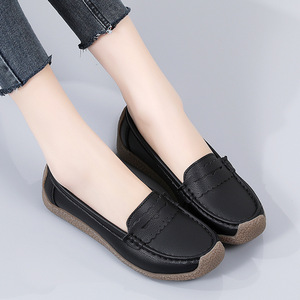 Nouvelles chaussures ultra-douces pour maman, mocassins à semelle épaisse en caoutchouc, chaussures plates confortables et décontractées pour femmes âgées, à porter au printemps - Product Image 4