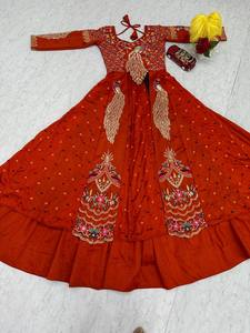 Top Corto Ecológico con Chaleco para Mujer, Ideal para Fiestas de Navratri y Diwali, Disponible a Precio de Exportación - Product Image 5