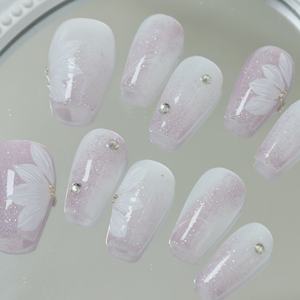 Uñas postizas de acrílico de lujo hechas a mano a precio de fábrica, estilo Y2K con diamantes de imitación, forma ataúd, cobertura completa 3D, puntas francesas, reutilizables. - Product Image 1