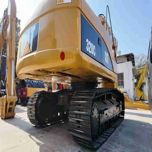 Excavatrice CAT 320CL d'occasion avec godet à roche pour la construction routière et les petits projets de carrière - Product Image 6