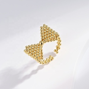 Anillo de latón chapado en oro clásico de 14K y 18K con diseño de flor, joyería de cobre para boda, compromiso, estilo vintage, unisex, anillos de promesa a la moda. - Product Image 5