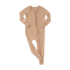 Vente en gros Grenouillère en fibre de bambou pour bébé Pyjama style décontracté pour l'automne - Product Image 4