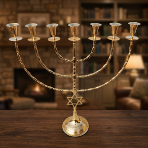 Candelabro Menorah GlowElite con Base de Estrella de David para Actividades Religiosas - Product Image 1