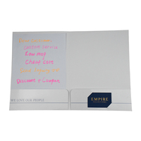Dossier de présentation en papier kraft format A4 avec double poche, impression de logo personnalisé, avec rangement pour cartes de visite et documents