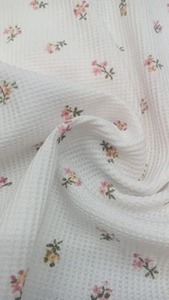 Tissu gaufré tricoté respirant de qualité supérieure 200-205 GSM pour T-shirts à manches longues et vêtements de détente Waffle Henry - Product Image 4