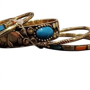 Conjunto de Brazaletes de Latón Ecológicos Timeless Gleam, Hechos a Mano, Ajustables, Estilo Moderno de Lujo, Personalizables, con Cuentas, en Caja - Product Image 1