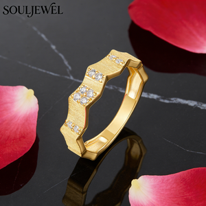 Bague de fiançailles Souljewel à forme ondulée irrégulière, plaqué or 18 carats, argent 925, moissanite couleur D VVS, géométrique, pour mariage et éternité - Product Image 1