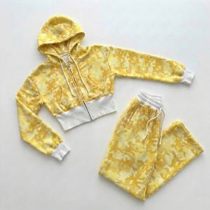 Ensemble de sweats à capuche zippés personnalisés camouflage, coupe courte, prix bas, TKAN930D, mode, molleton lourd 100% coton, coupe ajustée, pour femmes - Product Image 1