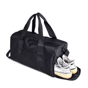 Bolsa de viaje grande resistente personalizada, impermeable, negra, deportiva, de nailon, para gimnasio - Product Image 1