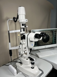 Biomicroscopio de Lámpara de Hendidura Digital LED SL-F5D para Oftalmólogos y Optometristas - Product Image 2
