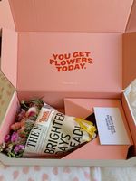 Vente en gros de boîtes postales d'emballage d'expédition avec logo personnalisé boîte cadeau de luxe ondulée florale durable avec plante à fleurs avec insertion