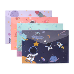 Foska – Lot de 12 dossiers en plastique, 4 couleurs, motif astronaute, pochettes pour documents, pour l'école, la maison, le travail, l'organisation au bureau - Product Image 1