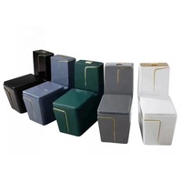 WC monobloc blanc allongé multicolore avec abattant doré pour salle de bain
