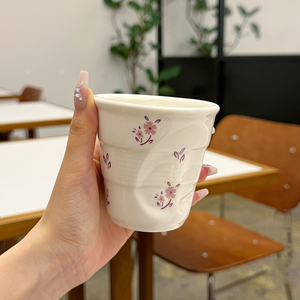 Tasse à café latte en argile de style vintage français, motif floral, écologique, façonnée à la main, texture irrégulière, passe au lave-vaisselle et au micro-ondes - Product Image 6