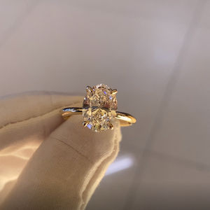 Anillo de Compromiso Hecho a Mano con Diamante Cultivado en Laboratorio de Corte Ovalado Estrella, Certificado IGI, Oro Sólido de 18K para Mujer - Product Image 5