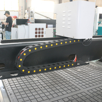 Routeur CNC industriel 1313 pour le travail du bois, machine de fraisage et de découpe, broche refroidie par eau 3,2 kW, garantie 3 ans pour l'acrylique