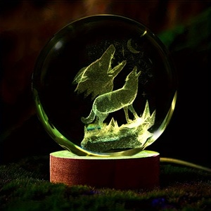 3D Heulender Wolf Kristallkugel-Statue mit LED-Basis Geburtstagsgeschenk Heimdekoration Geschenk Partydekoration Erntedankgeschenk - Product Image 1