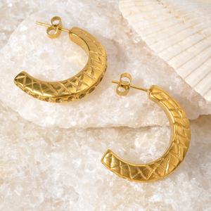 Joyería de Lujo de Moda, Accesorios Chapados en Oro de 18K, Aretes Gruesos de Acero Inoxidable con Forma de Corazón CC para Mujer - Product Image 5
