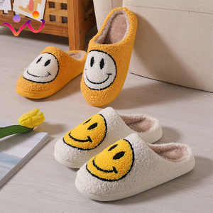 Chaussons en peluche chauds pour dames, intérieur, extérieur, fourrure pour femmes et filles, sourire, visage souriant, vente en gros - Product Image 1