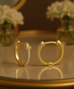 Orecchini a Cerchio Horsebit Macy's in Argento Sterling Placcato Oro 14k con Zirconia Cubica Rotonda Brillante e Incastonatura a Castone da Donna - Product Image 2