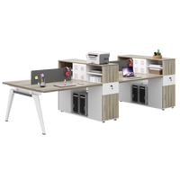Poste de travail modulaire rectangulaire écologique et moderne pour employés avec écran de séparation et casier intégré