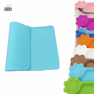 Alfombrilla antideslizante para comida de perros y gatos, estera de silicona para comida de grado alimenticio para mascotas pequeñas, suministro de fabricante - Product Image 2
