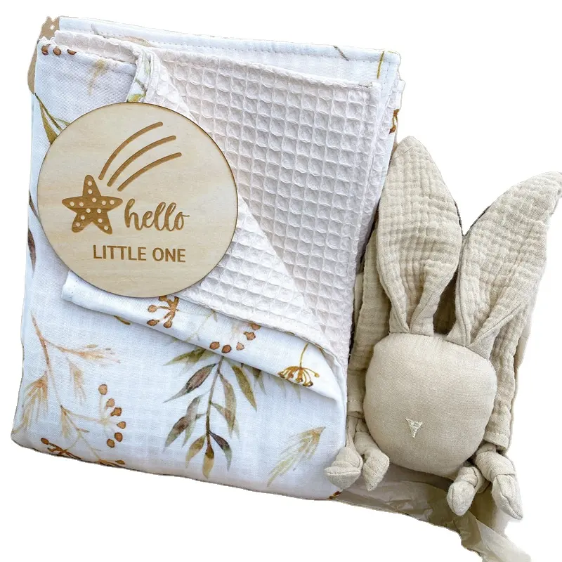 Hot Sale Newborn Baby Gift Set Muslin Receiving Baby Blanket Soft Waffle Gauze Printed Swaddling Wrapping Blanket Gift Box Set