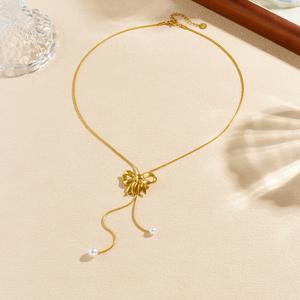 תליון פנינה בצורת קשת מצופה זהב עם גדיל, שרשרת נירוסטה - Product Image 4