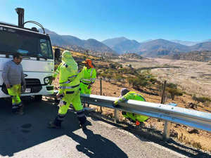 Nhà Máy Bán buôn Chất lượng cao Q235 <span class=keywords><strong>q345</strong></span> vật liệu kẽm thép hàng rào nhúng nóng mạ kẽm <span class=keywords><strong>W</strong></span> chùm hộ Lan Tôn sóng với giấy chứng nhận CE - Product Image 6