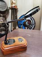 Loupe de bureau moderne finition laiton, lentille de 4 pouces, support en métal sculpté, poignée en bois, logo personnalisé, objet de collection LIMITLESS HUNCH