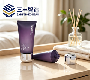 Tubo Cosmético de PE Morado Degradado Mate Personalizado con Tapa de Rosca Plateada, Envase de Tubo Suave para Cuidado de la Piel - Product Image 1