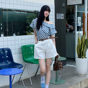 Meilleur prix Vêtements pour femmes Automne 2025 Nouvelle mode Shorts décontractés à rayures Couleur blanche Vintage Taille haute Shorts pour femmes - Product Image 4