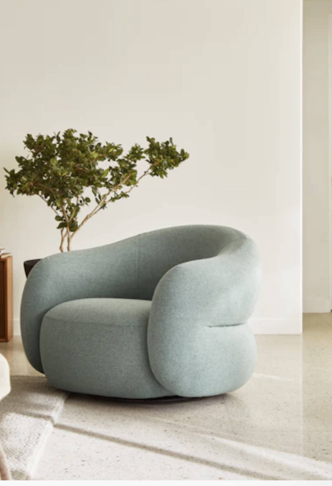 High quality customized Cream Lazy Swivel Lounge Chair Living Room Sofa Velvet chair