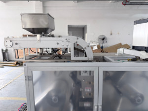 <span class=keywords><strong>Machine</strong></span> <span class=keywords><strong>d</strong></span>'emballage automatique de granulés effervescents en feuille <span class=keywords><strong>d</strong></span>'aluminium, <span class=keywords><strong>machine</strong></span> <span class=keywords><strong>d</strong></span>'emballage de bonbons effervescents lavables - Product Image 3