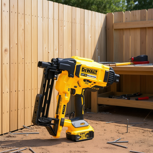 Pistolet à agrafes métalliques DeWalt 18V 9Ga avec moteur sans balais pour clôtures - Product Image 3