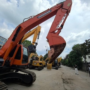 Excavadora hidráulica sobre orugas Doosan DX225 estándar superior de 22 toneladas Original de segunda mano importada de Corea - Product Image 1