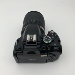 Appareil photo reflex numérique <span class=keywords><strong>Nikon</strong></span> <span class=keywords><strong>D5100</strong></span> d'occasion en gros avec objectif VR 18-105mm, écran inclinable 16,2MP, qualité premium 1080p, reconditionné pour la revente en voyage - Product Image 4