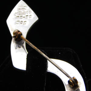 . Pin de serpiente con incrustaciones de plata esterlina 925 y esmalte negro - Product Image 2