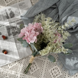 Bouquet de fleurs artificielles Tsubakiya Kona Hydrangea rose et vert, pour mariage, à tenir à la main, décoration de la maison CF01033 - Product Image 1