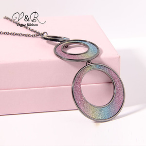 <span class=keywords><strong>V</strong></span> & R Qingdao Dessins Faits À La Main Triple Rond Paillettes Irisées Pendentif Long <span class=keywords><strong>Pull</strong></span> Collier Colliers En Alliage - Product Image 5