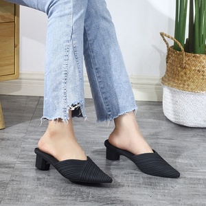 Chaussures à talons pointus pour femmes, chaussures à motif quadrillé, vente chaude 2024, chaussures classiques pour femmes, tendance estivale pour femmes - Product Image 4