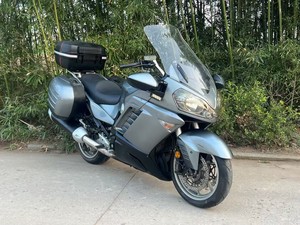 Motocyclettes d'occasion Kawasaki <span class=keywords><strong>GTR1400</strong></span> Concours 14 Cruiser, motos japonaises à transmission par arbre, quatre cylindres, motos de tourisme - Product Image 1