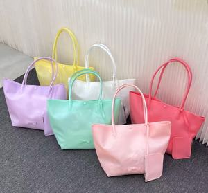 Bolso Tote <span class=keywords><strong>de</strong></span> PVC Transparente Personalizado <span class=keywords><strong>de</strong></span> Fábrica OEM 2026, Bolso <span class=keywords><strong>de</strong></span> Mano Impermeable <span class=keywords><strong>de</strong></span> Gran Capacidad para Mujer, Venta al Por Mayor - Product Image 3