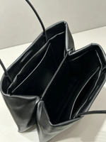 Petit sac à main en cuir d'agneau véritable | Sac fourre-tout minimaliste pour le travail | Sac de poitrine pour femme | Sac à main de luxe pour femmes | Sac à main décontracté
